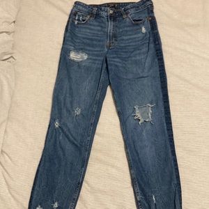 A&F Simone Ankle Straight Jeans
